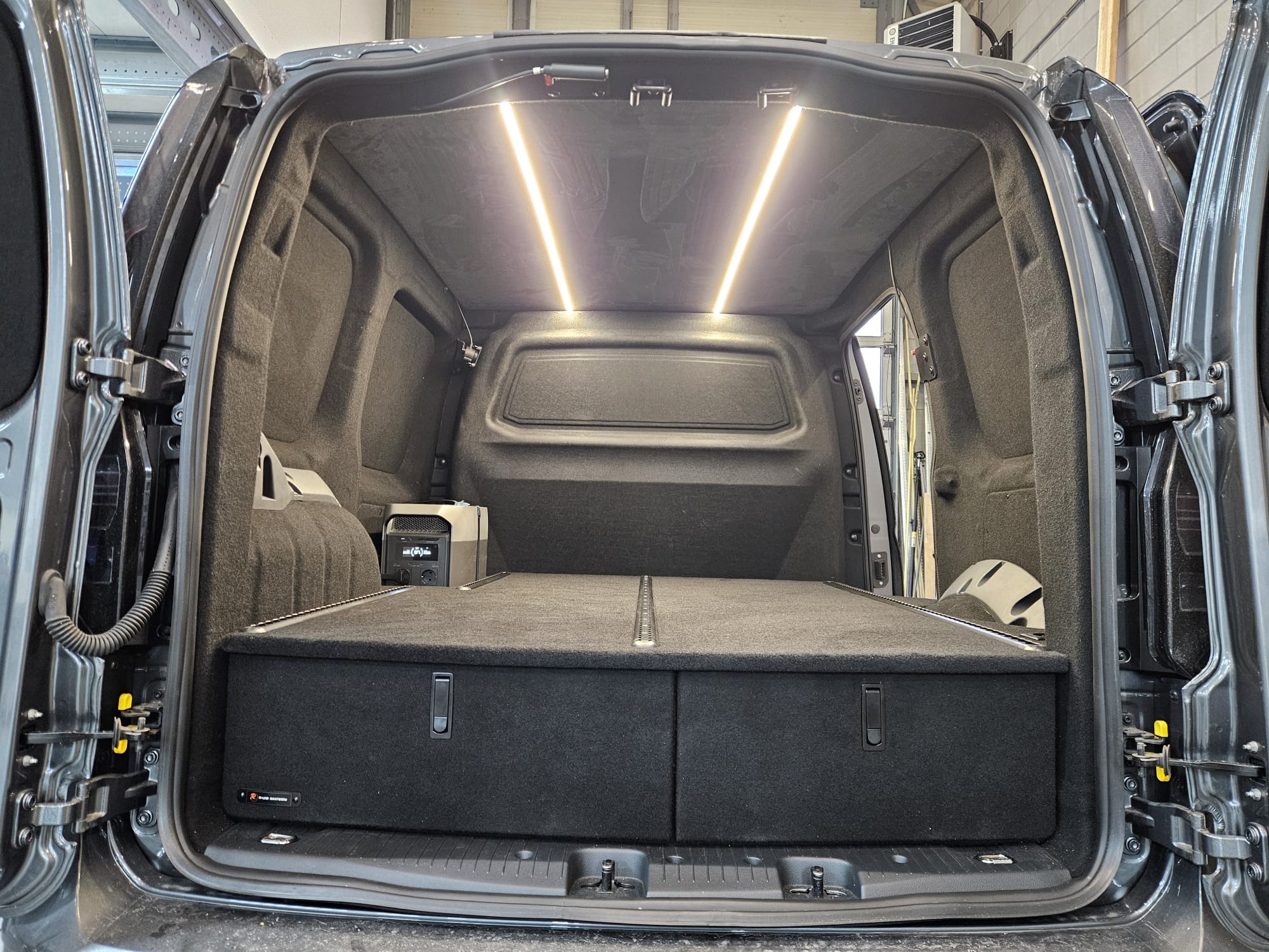 Caddy laadruimte met LED ladekast